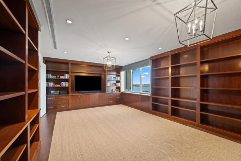 Condo in Palm Beach, Florida, 5 bedrooms № 2087655 - photo 24