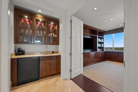 Condo in Palm Beach, Florida, 5 bedrooms № 2087655 - photo 19