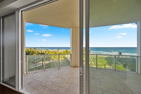 Condo in Palm Beach, Florida, 5 bedrooms № 2087655 - photo 8