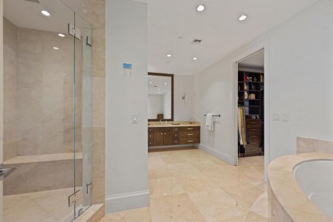 Condo in Palm Beach, Florida, 5 bedrooms № 2087655 - photo 17