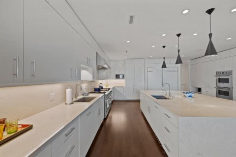 Condo in Palm Beach, Florida, 5 bedrooms № 2087655 - photo 6