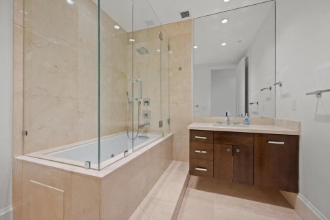 Condo in Palm Beach, Florida, 5 bedrooms № 2087655 - photo 29