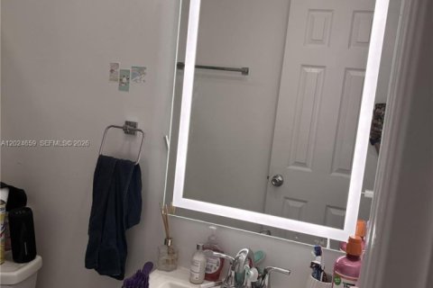 Copropriété à vendre à Pompano Beach, Floride: 2 chambres, 80.82 m2 № 2089489 - photo 10