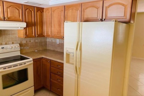 Copropriété à vendre à Pompano Beach, Floride: 2 chambres, 80.82 m2 № 2089489 - photo 3