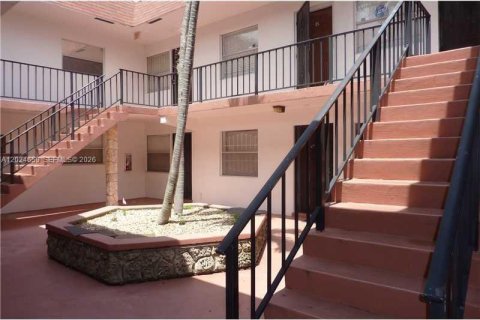 Condo à Pompano Beach, Floride, 2 chambres № 2089489