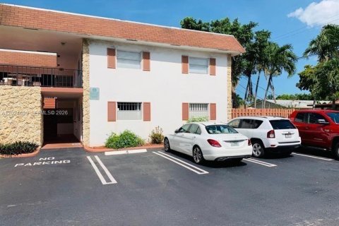 Copropriété à vendre à Pompano Beach, Floride: 2 chambres, 80.82 m2 № 2089489 - photo 5