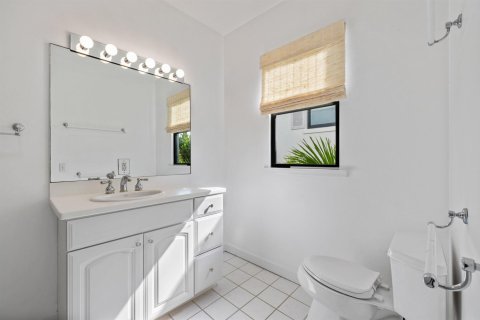 House in Palm Beach, Florida 6 bedrooms, 277.22 sq.m. № 2081940 - photo 13
