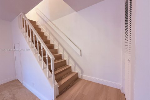 Touwnhouse à vendre à Margate, Floride: 2 chambres, 104.24 m2 № 1970201 - photo 12