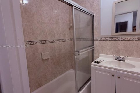 Touwnhouse à vendre à Margate, Floride: 2 chambres, 104.24 m2 № 1970201 - photo 18