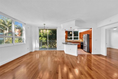 Condo in Miami, Florida, 2 bedrooms  № 1944096 - photo 3