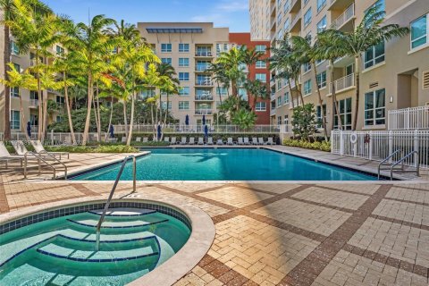 Condo in Miami, Florida, 2 bedrooms  № 1944096 - photo 30