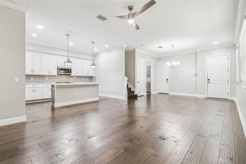 Touwnhouse à vendre à Tampa, Floride: 4 chambres, 224.92 m2 № 1905010 - photo 9