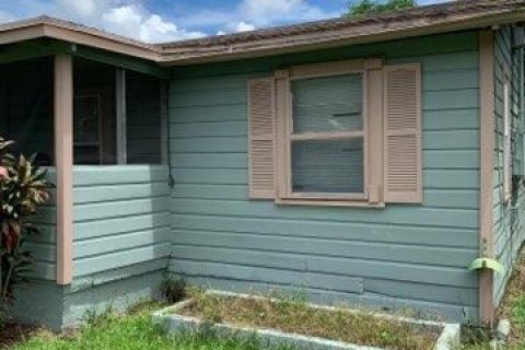 House in Cocoa, Florida 2 bedrooms, 71.35 sq.m. № 2242864 - photo 5