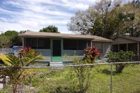 House in Cocoa, Florida 2 bedrooms, 71.35 sq.m. № 2242864