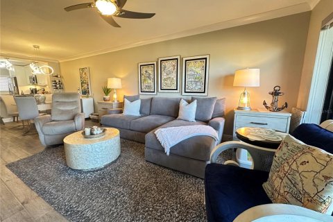 Condo in Saint Petersburg, Florida, 2 bedrooms  № 1559800 - photo 4