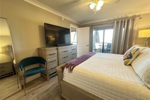 Condo in Saint Petersburg, Florida, 2 bedrooms  № 1559800 - photo 19
