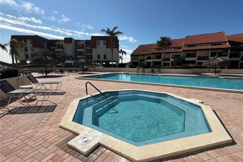Condo in Saint Petersburg, Florida, 2 bedrooms  № 1559800 - photo 30