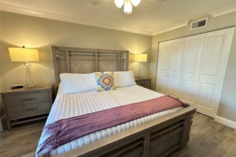 Condo in Saint Petersburg, Florida, 2 bedrooms  № 1559800 - photo 21