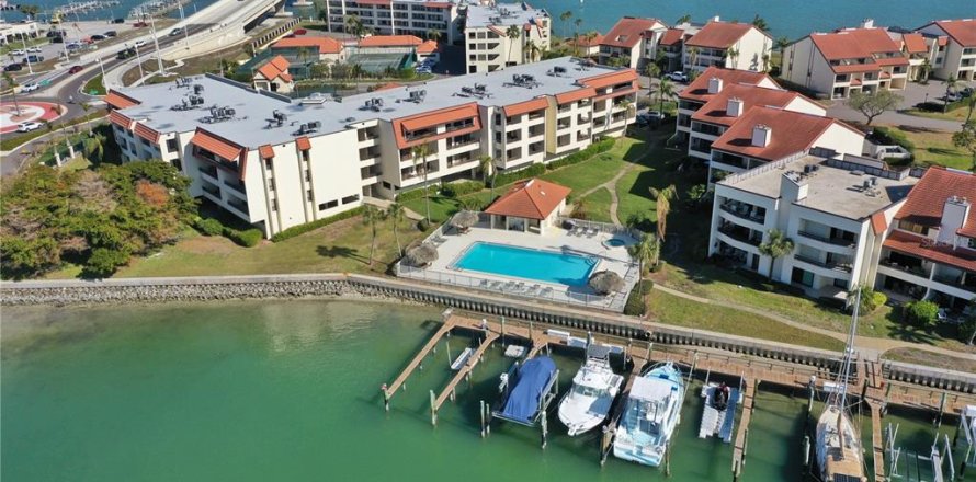 Condo in Saint Petersburg, Florida, 2 bedrooms  № 1559800