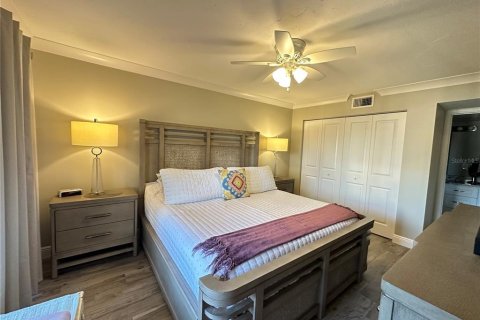 Condo in Saint Petersburg, Florida, 2 bedrooms  № 1559800 - photo 17