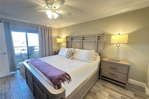 Condo in Saint Petersburg, Florida, 2 bedrooms  № 1559800 - photo 18