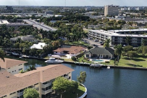 Copropriété à vendre à Hallandale Beach, Floride: 2 chambres, 106.84 m2 № 1960768 - photo 5