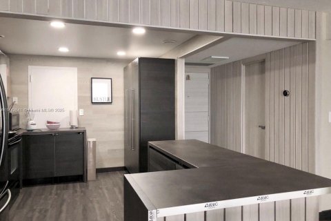 Condo à Hallandale Beach, Floride, 2 chambres  № 1960768