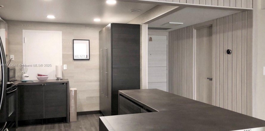 Condo à Hallandale Beach, Floride, 2 chambres № 1960768