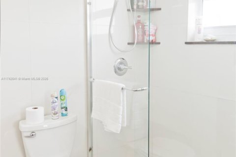 Copropriété à vendre à Hallandale Beach, Floride: 2 chambres, 106.84 m2 № 1960768 - photo 15