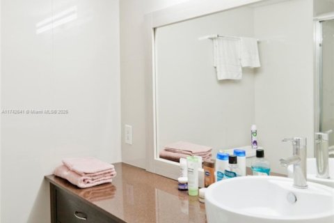 Copropriété à vendre à Hallandale Beach, Floride: 2 chambres, 106.84 m2 № 1960768 - photo 20
