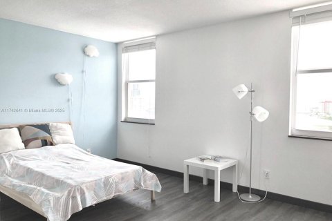 Copropriété à vendre à Hallandale Beach, Floride: 2 chambres, 106.84 m2 № 1960768 - photo 27