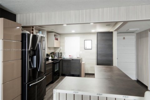 Copropriété à vendre à Hallandale Beach, Floride: 2 chambres, 106.84 m2 № 1960768 - photo 13