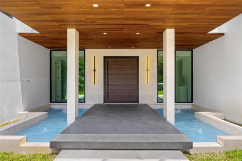 House in Pinecrest, Florida 8 bedrooms, 805.74 sq.m. № 1872220 - photo 7