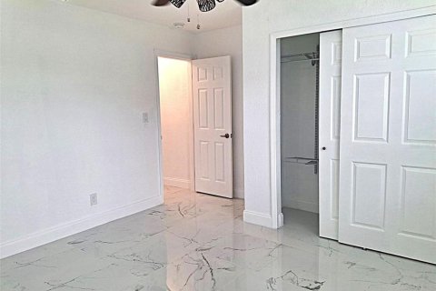House in Saint Pete Beach, Florida 2 bedrooms, 100.89 sq.m. № 1829364 - photo 4