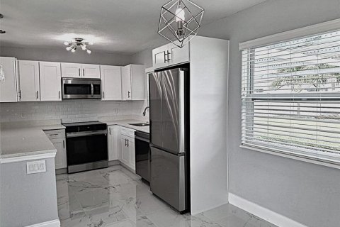 House in Saint Pete Beach, Florida 2 bedrooms, 100.89 sq.m. № 1829364 - photo 21