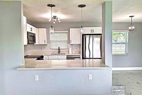 House in Saint Pete Beach, Florida 2 bedrooms, 100.89 sq.m. № 1829364 - photo 22