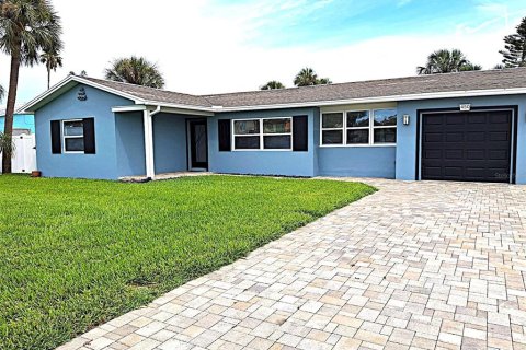 House in Saint Pete Beach, Florida 2 bedrooms, 100.89 sq.m. № 1829364 - photo 1