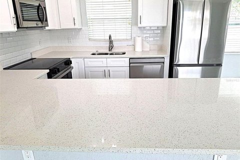 House in Saint Pete Beach, Florida 2 bedrooms, 100.89 sq.m. № 1829364 - photo 26