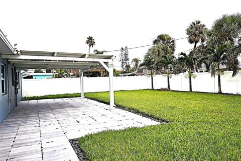 House in Saint Pete Beach, Florida 2 bedrooms, 100.89 sq.m. № 1829364 - photo 10