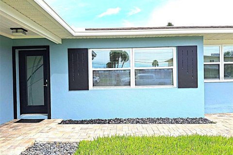 House in Saint Pete Beach, Florida 2 bedrooms, 100.89 sq.m. № 1829364 - photo 17