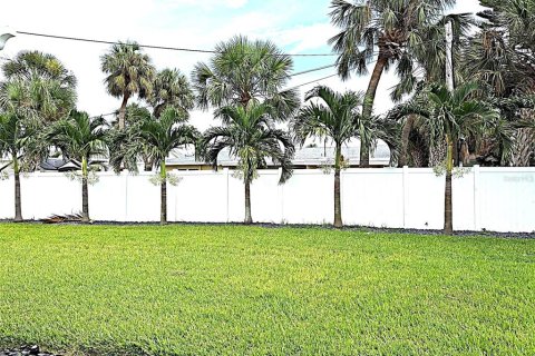 House in Saint Pete Beach, Florida 2 bedrooms, 100.89 sq.m. № 1829364 - photo 13
