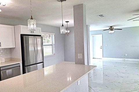 House in Saint Pete Beach, Florida 2 bedrooms, 100.89 sq.m. № 1829364 - photo 24