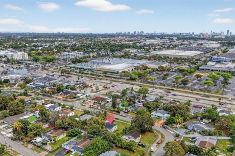 Casa en venta en Miami Gardens, Florida, 2 dormitorios, 90.58 m2 № 2045907 - foto 29