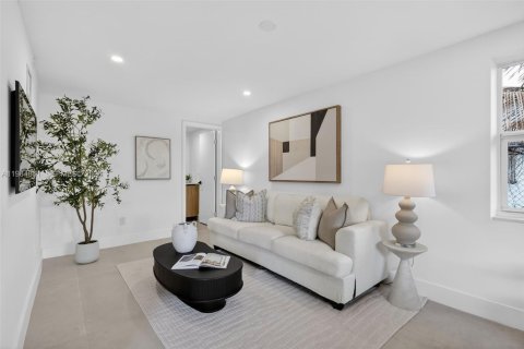 Casa en venta en Miami Gardens, Florida, 2 dormitorios, 90.58 m2 № 2045907 - foto 2