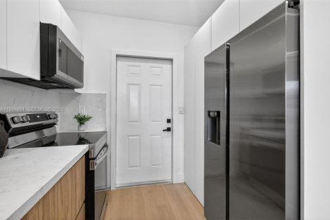 Casa en venta en Miami Gardens, Florida, 2 dormitorios, 90.58 m2 № 2045907 - foto 8