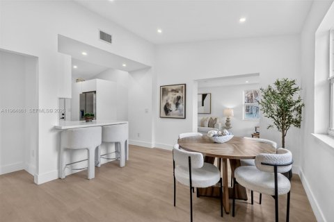 Casa en venta en Miami Gardens, Florida, 2 dormitorios, 90.58 m2 № 2045907 - foto 4