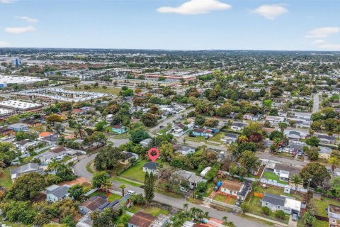 Casa en venta en Miami Gardens, Florida, 2 dormitorios, 90.58 m2 № 2045907 - foto 27