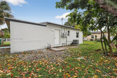 Casa en venta en Miami Gardens, Florida, 2 dormitorios, 90.58 m2 № 2045907 - foto 25