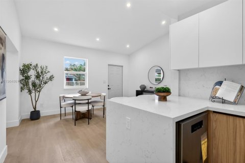 Casa en venta en Miami Gardens, Florida, 2 dormitorios, 90.58 m2 № 2045907 - foto 7