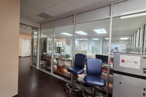 Commercial property in Brandon, Florida 503.72 sq.m. № 2206246 - photo 7